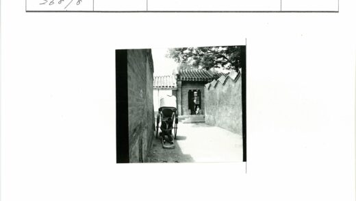 砖巷人力车与瓦顶古建.jpg