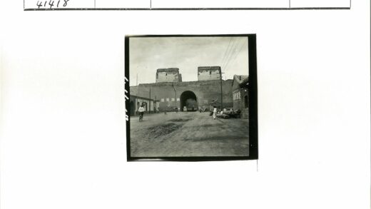 砖拱门街景散步骑行.jpg