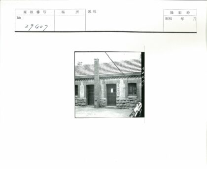 砖石建筑与中央烟囱立面.jpg