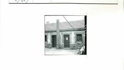 砖石建筑与中央烟囱立面.jpg