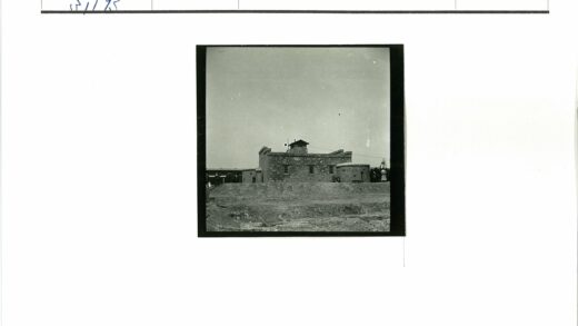 砖砌建筑与贫瘠土地人群.jpg
