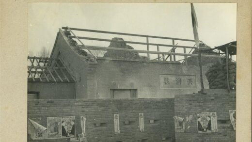 砖砌建筑废墟与沙袋防御.jpg