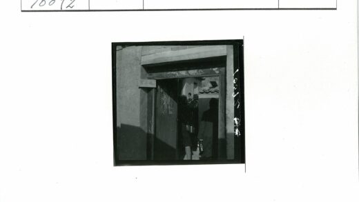 砖砌建筑门与标志.jpg