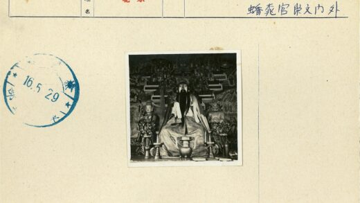 神庙雕像与壁画细节展示.jpg