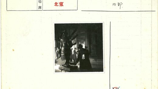 神秘多臂雕像室内场景.jpg