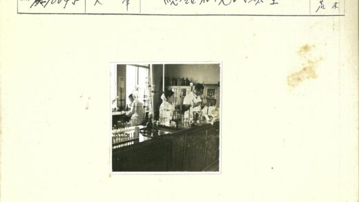 科学家实验室工作自然光设备.jpg