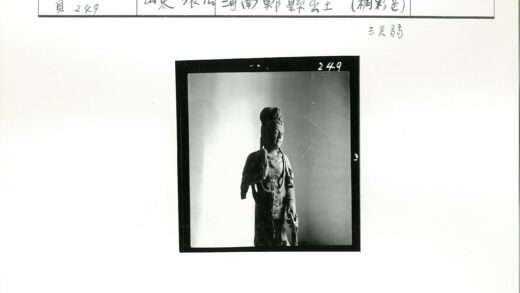 精美复杂雕刻雕像特写.jpg