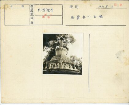 精美石塔与雕像建筑景观.jpg