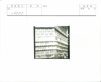 精美石雕建筑立面细节特写.jpg