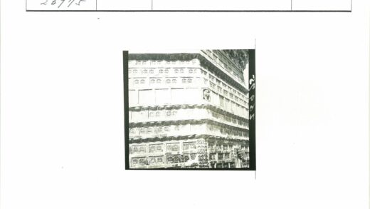 精美石雕建筑立面细节特写.jpg