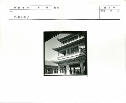 精美雕刻传统亚洲建筑.jpg
