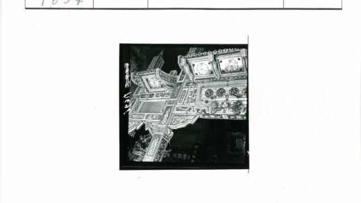 精美雕刻传统牌坊建筑.jpg