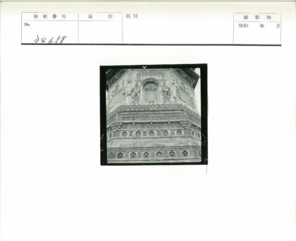 精美雕刻石结构建筑立面细节.jpg