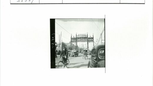 繁华街景自行车与黄包车.jpg