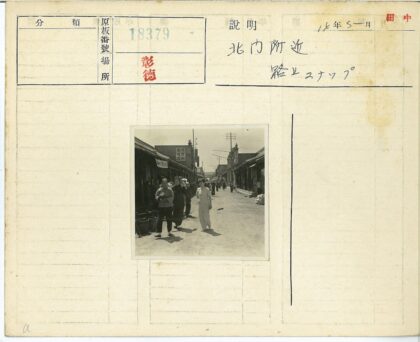 繁华街景行人如织.jpg