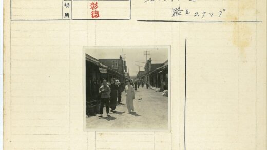 繁华街景行人如织.jpg