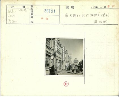 繁华街道钟楼传统大门景.jpg