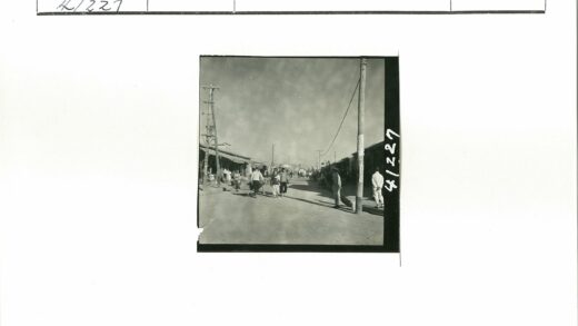 繁华露天市场街景.jpg