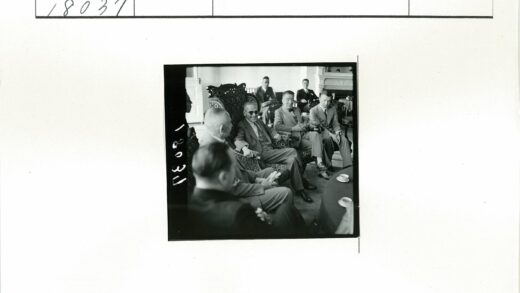 绅士壁炉会谈.jpg