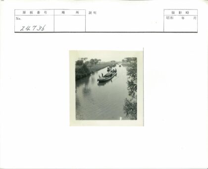 绿荫河畔游船风光.jpg