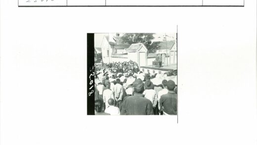 群众集会演讲历史场景.jpg