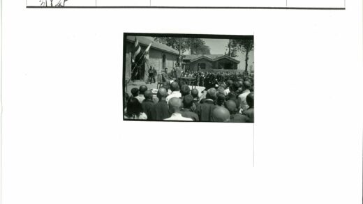 群众集会演讲现场.jpg