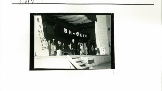 舞台演出团体合影.jpg