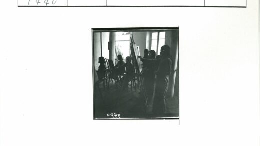 艺术家工作室创作场景.jpg
