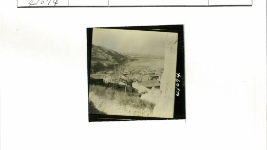 茅草屋山丘平原鸟瞰图.jpg