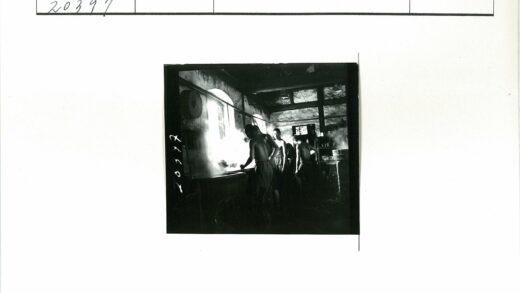 蒸汽时代手工匠人工作场景.jpg