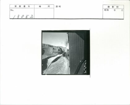 蒸汽机车与车厢侧视.jpg