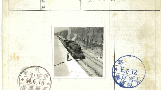 蒸汽机车进站历史影像.jpg