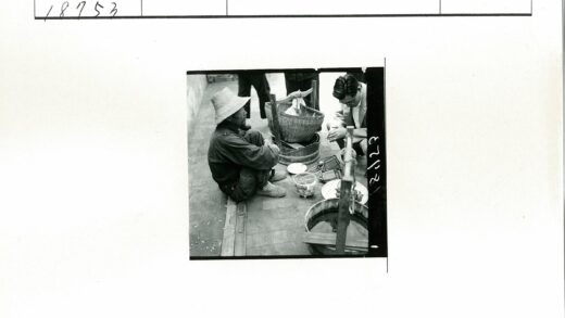 街头商贩交易场景.jpg