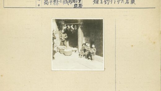 街头市集的孩子与蔬果摊.jpg