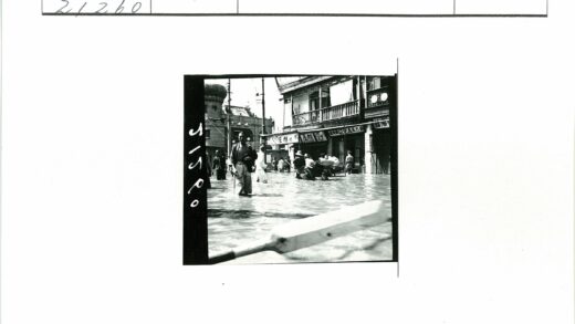 街道涉水行人商店背景.jpg