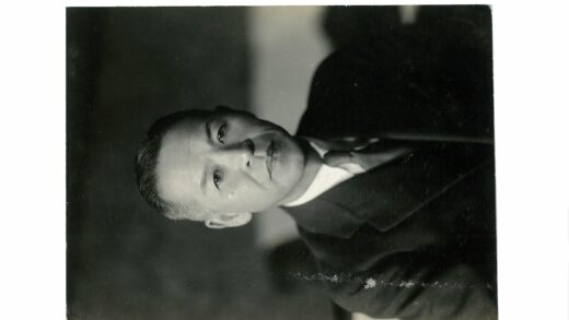 西装男士肖像.jpg