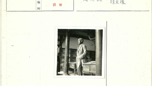 西装男子雕像展厅陈列.jpg