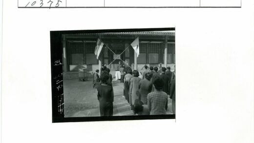 讲台演讲活动现场.jpg