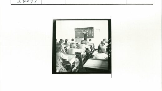 课堂黑板教学场景.jpg