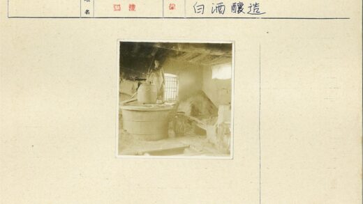 质朴室内阳光木桶陶瓷壶.jpg