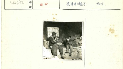 质朴生活场景两人用餐.jpg