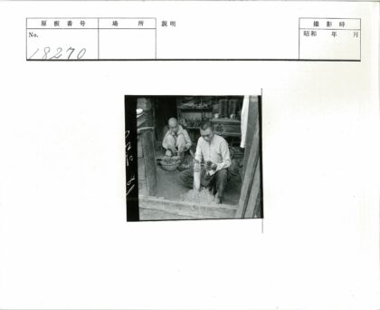 车间制刷工人忙碌工作.jpg