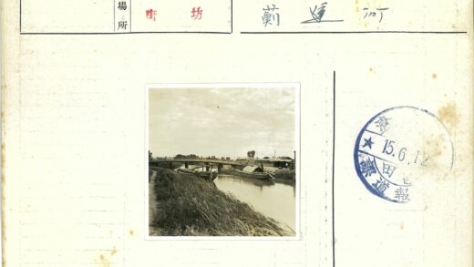 运河小桥与泊船风景.jpg
