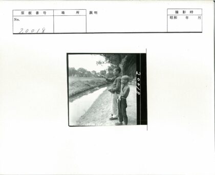 运河边垂钓的男孩们.jpg