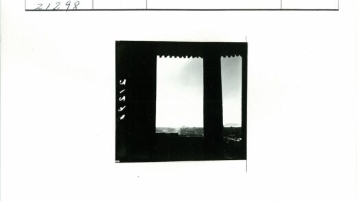 远山窗景城市风光.jpg