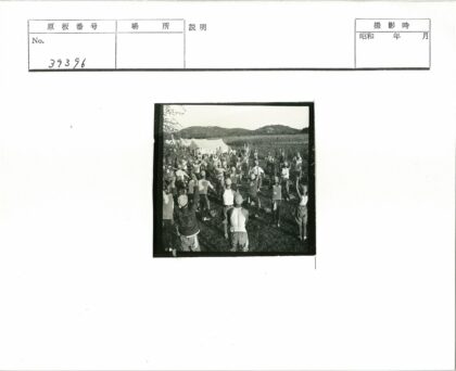 野外运动与帆布帐篷远山晴空.jpg