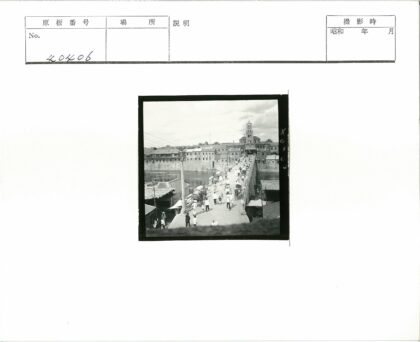 钟楼桥梁与河流街景.jpg