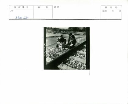 铁路工人乡村电信作业.jpg