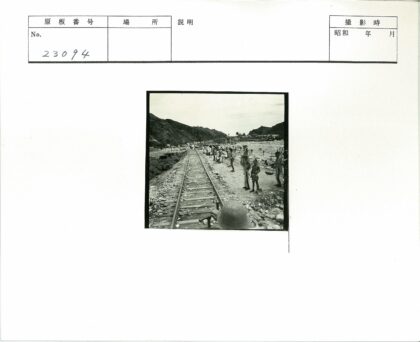 铁路工人山区施工纪实.jpg