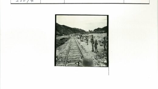 铁路工人山区施工纪实.jpg